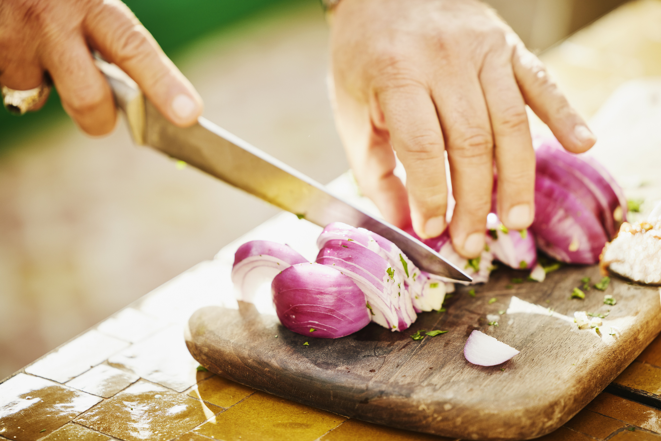 why do onions make you cry