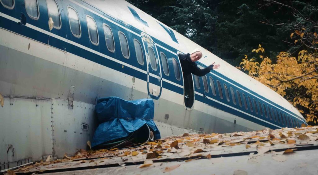 bruce campbell man who lives in a plane live in a plane